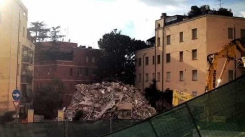 Crollo Ponte Milvio: trovato morto uno dei gatti dispersi in via della … – RomaToday