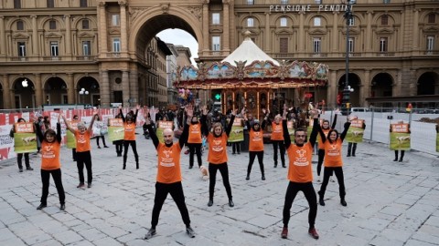 LET IT BEEE, lasciamoli vivere: flash mob per una Pasqua senza crudelt&agrave;