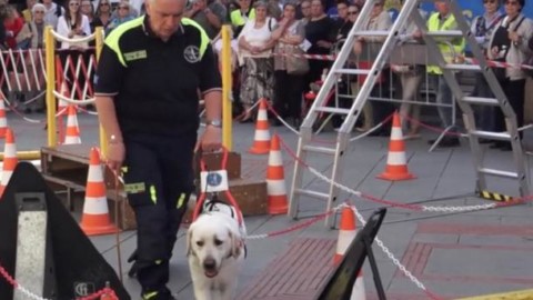Arenzano, i Lions consegnano un cane guida – Il Secolo XIX