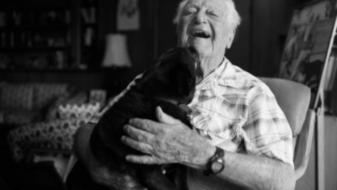 Persone anziane e cani: a 104 anni riesce ad adottare un cane – www.amoreaquattrozampe.it (Blog)