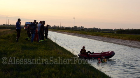 Si getta nel canale per salvare il cane, intrappolato nel Cer muore … – ForlìToday