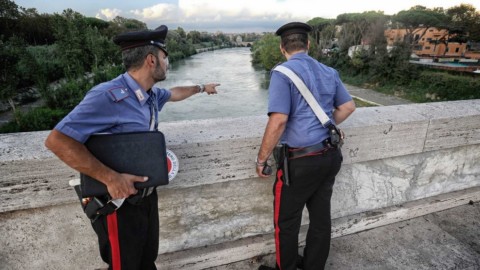 Roma, allarme a Ponte Duca D'Aosta: “C'è un coccodrillo nel Tevere … – Leggo.it
